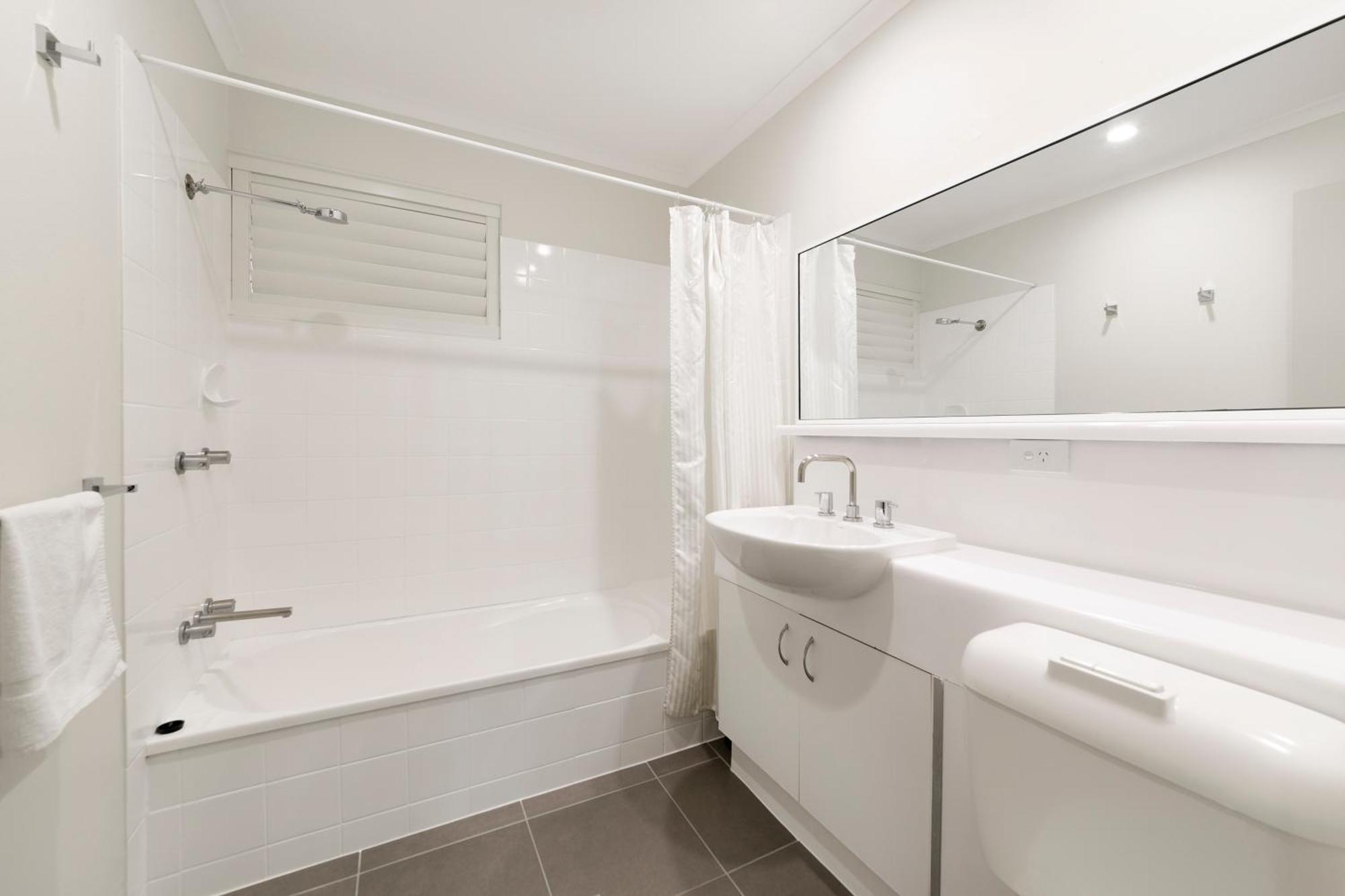 Mt Ommaney Hotel Apartments Brisbane Exterior foto